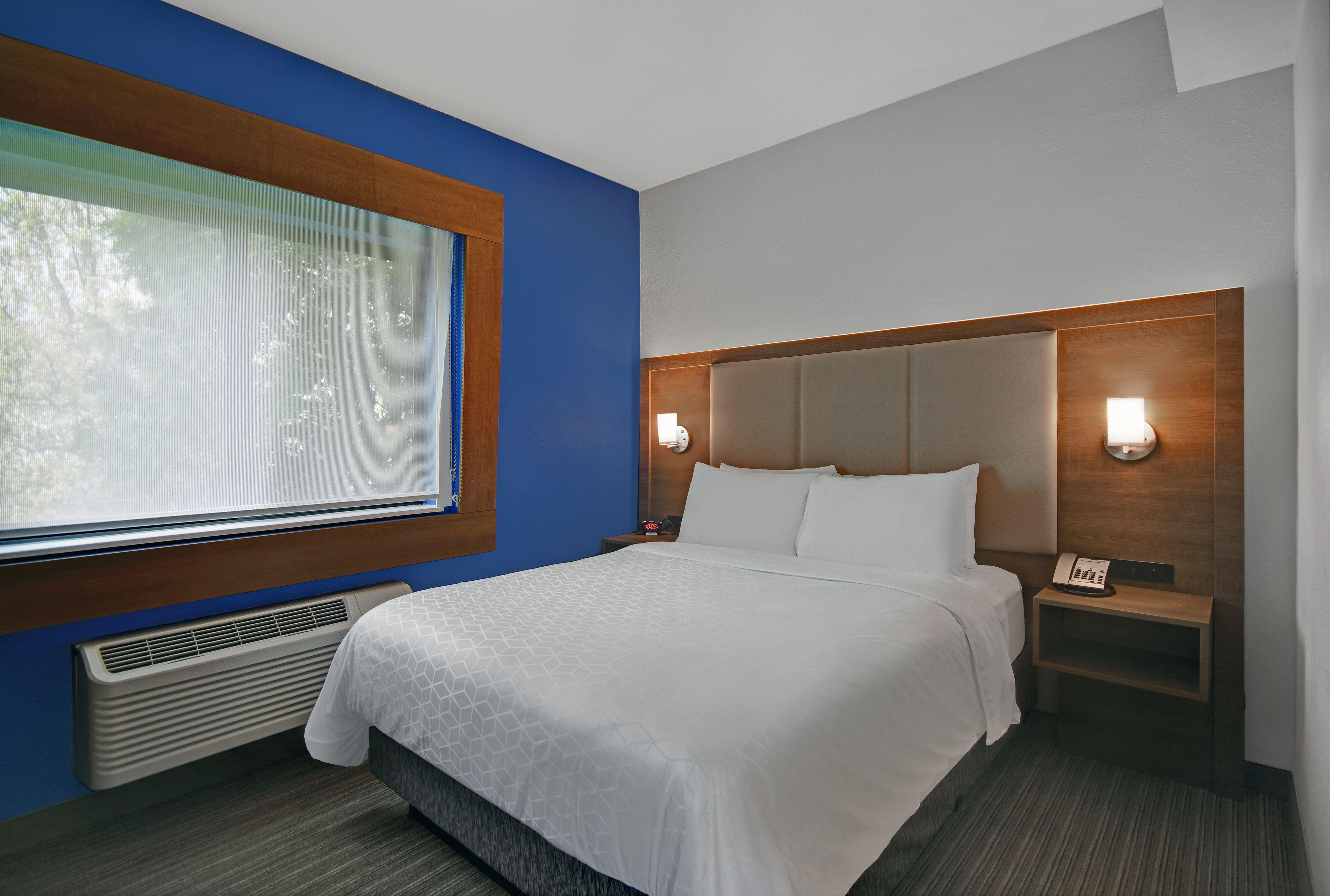 Holiday Inn Express Adrian By Ihg Exterior photo