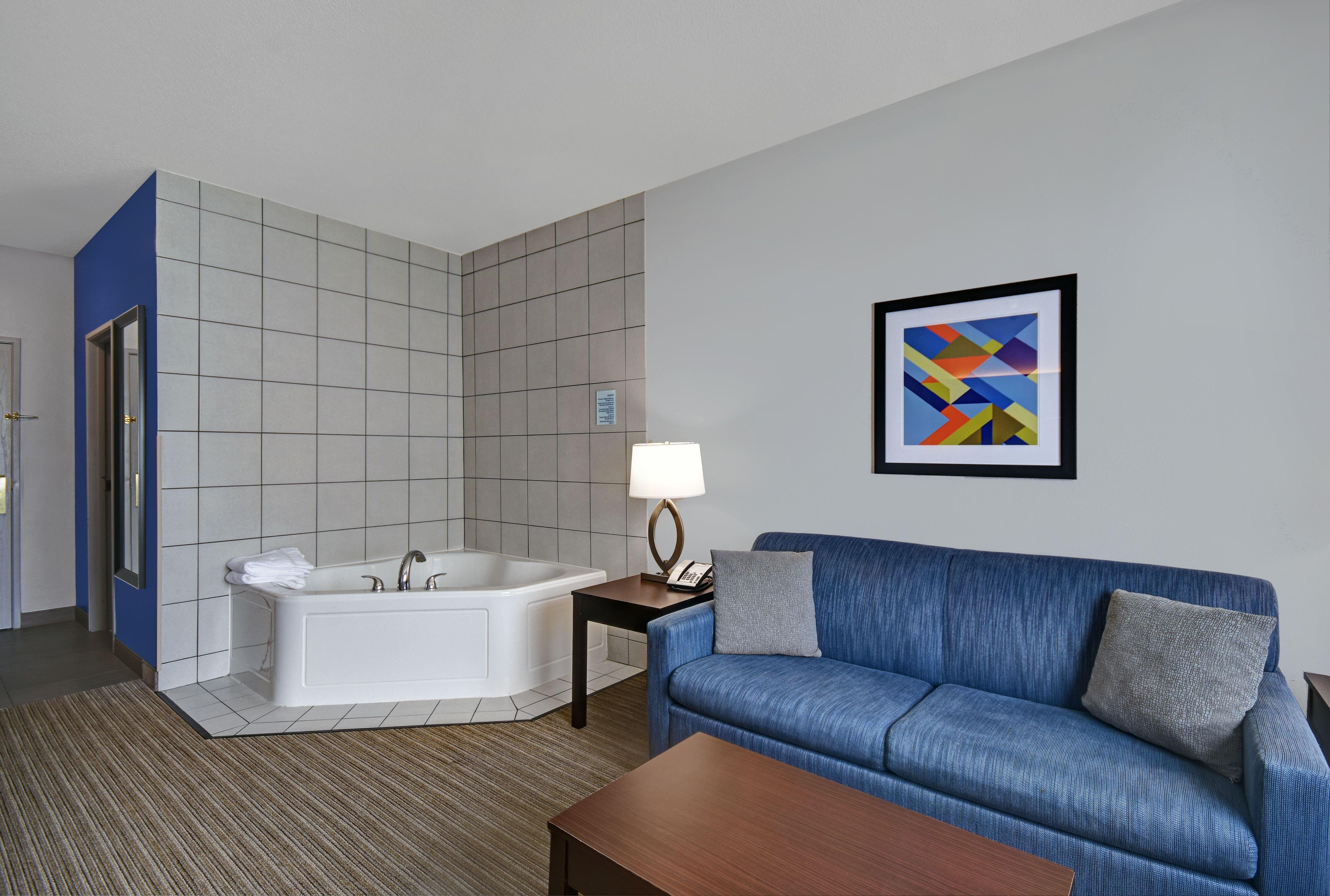 Holiday Inn Express Adrian By Ihg Exterior photo